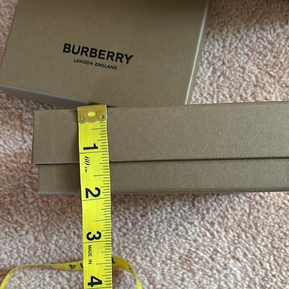 (4) Burberry boxes brand 2 sizes 100% Authentic - Picture 11 of 14